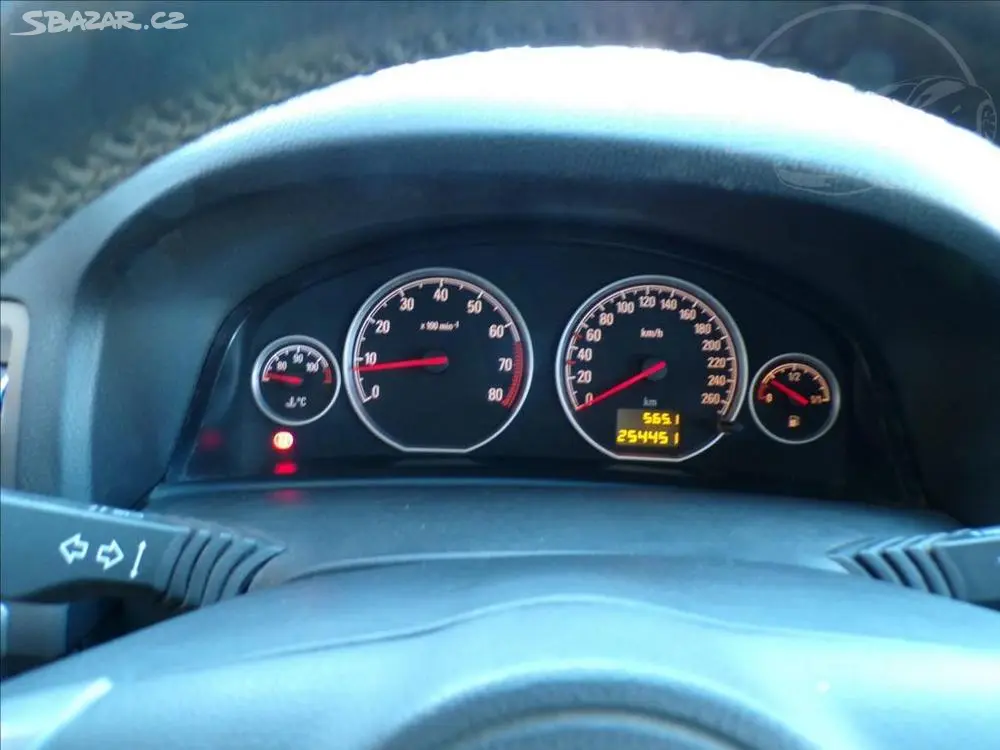 Opel Vectra 1,8 16V KLIMA - fotka 5