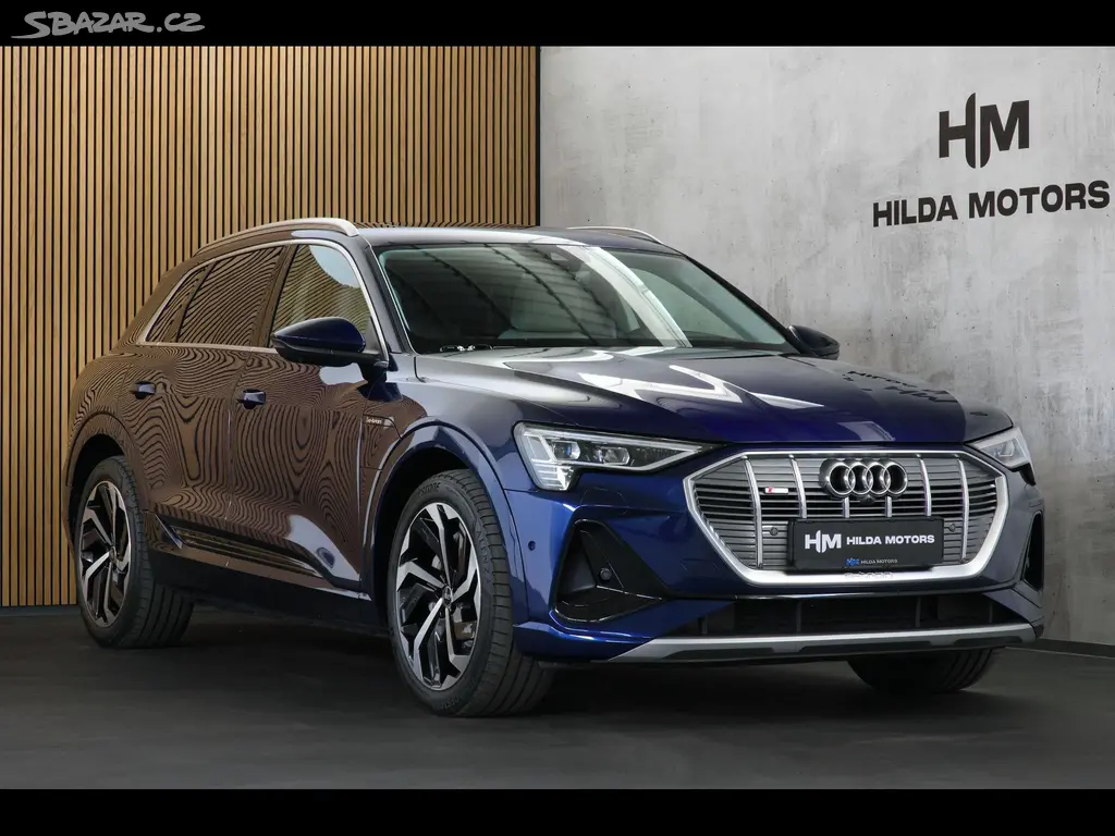 Audi e-tron, 55 300kW S-Line Tažné Panorama