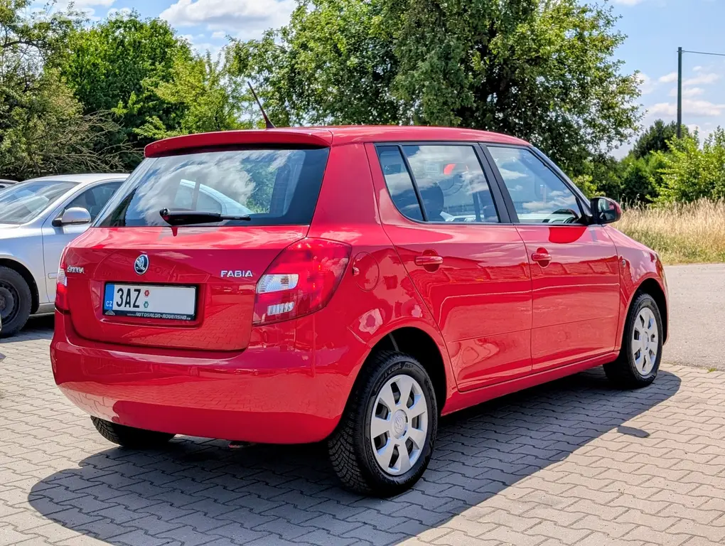 ŠKODA FABIA II 1.4 16V 63kW JEN 47TKM 2014 - fotka 4