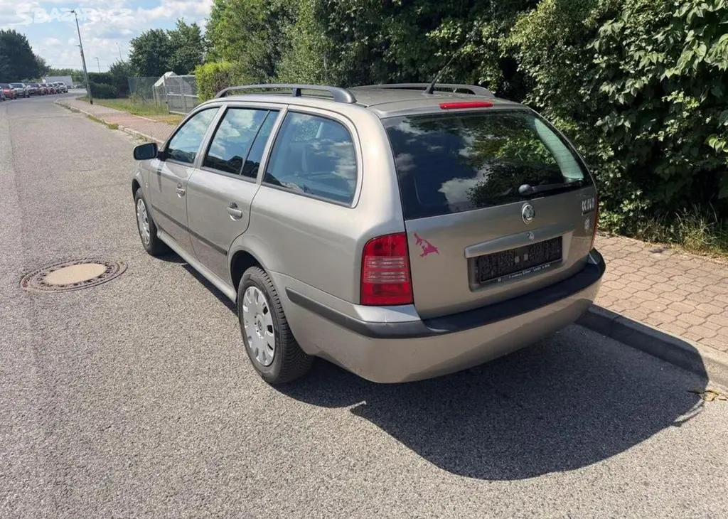 Škoda Octavia 1,6i/ 75kw Tour Nová STK benzín - fotka 6