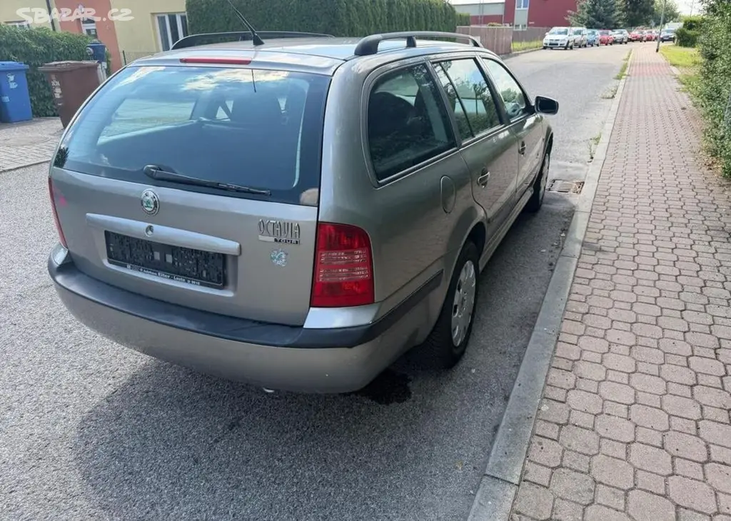 Škoda Octavia 1,6i/ 75kw Tour Nová STK benzín - fotka 4