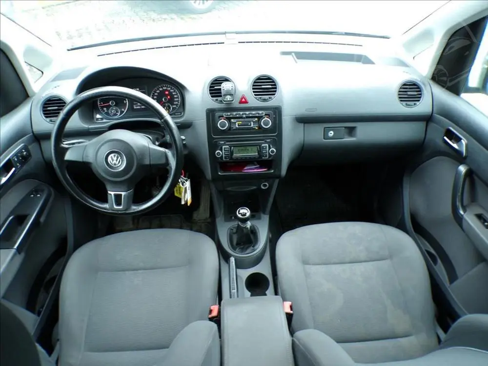 Volkswagen Caddy 1,6 TDI TAŘŽNÉ ZAŘÍZENÍ - fotka 5