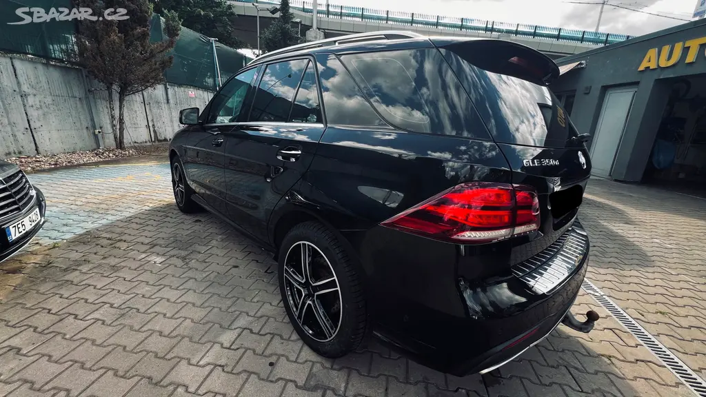 Mercedes Benz GLE 350 CDi 4Matic AMG 2018 - fotka 4
