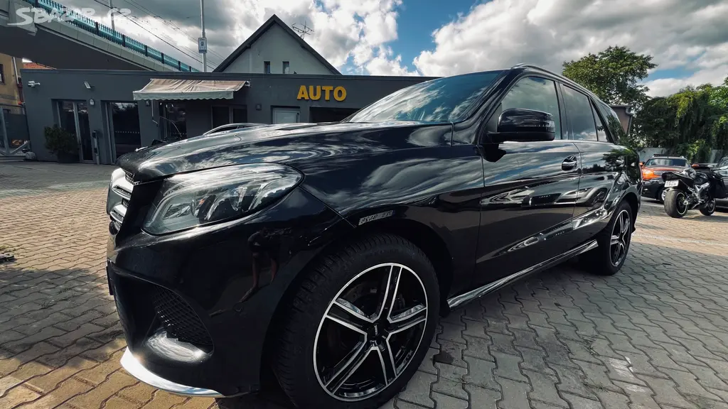 Mercedes Benz GLE 350 CDi 4Matic AMG 2018 - fotka 2
