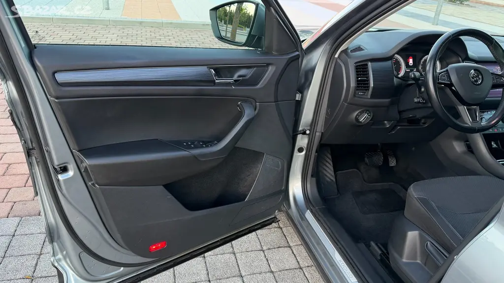 ŠKODA KODIAQ 2.0TDi - DSG, LED, ADAPT. TEMPOMAT - fotka 6