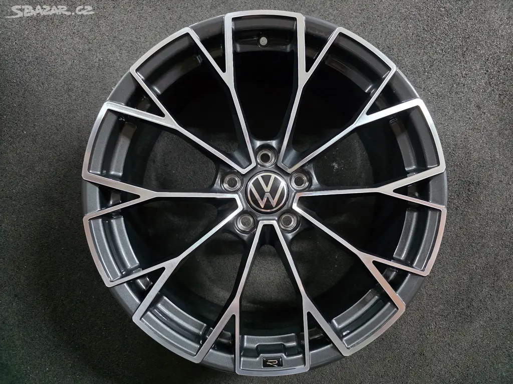VW Golf 8 VIII Alu kolo 19 Warmenau 5H0601025AL