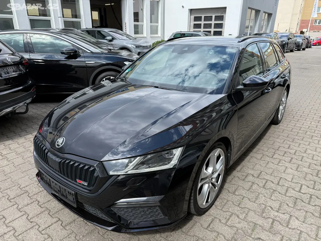 Škoda Octavia 4 Combi RS 2.0 TDI 147kW DSG Matrix - fotka 2