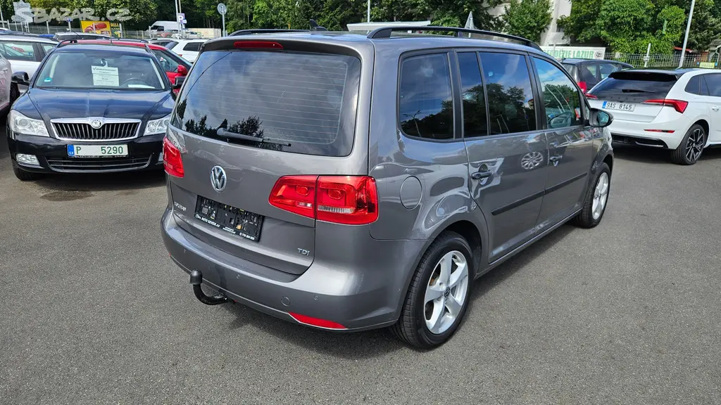 Volkswagen Touran 1,6 TDi DSG - fotka 4