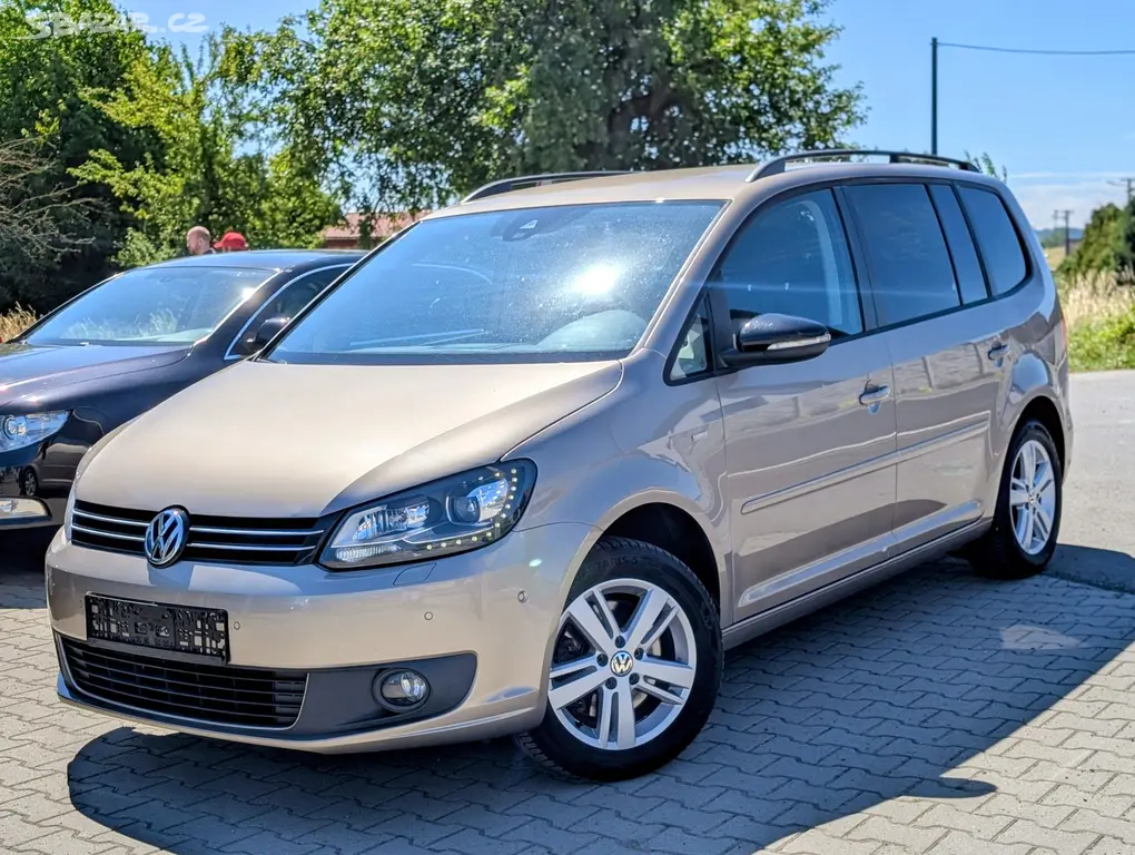VW TOURAN 2.0TDi 103kW DSG KAMERA JEN 190TKM - fotka 2