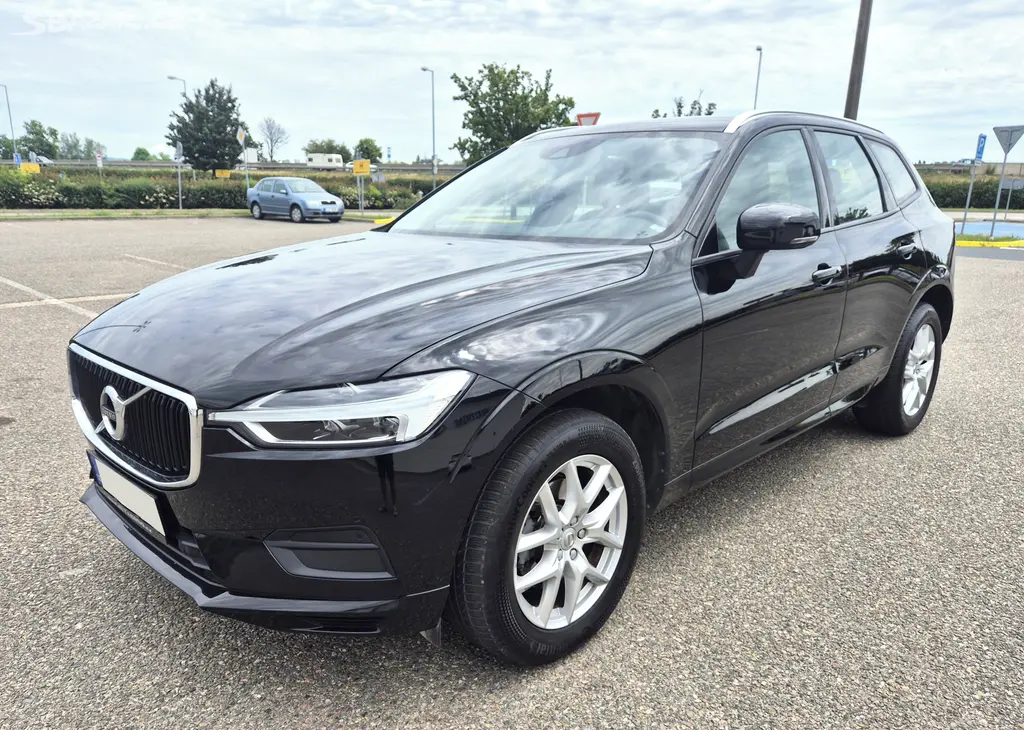 Volvo XC60, D4 140KW 1.MAJITEL MANUÁL