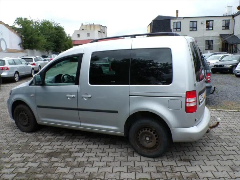 Volkswagen Caddy 1,6 TDI TAŘŽNÉ ZAŘÍZENÍ - fotka 4