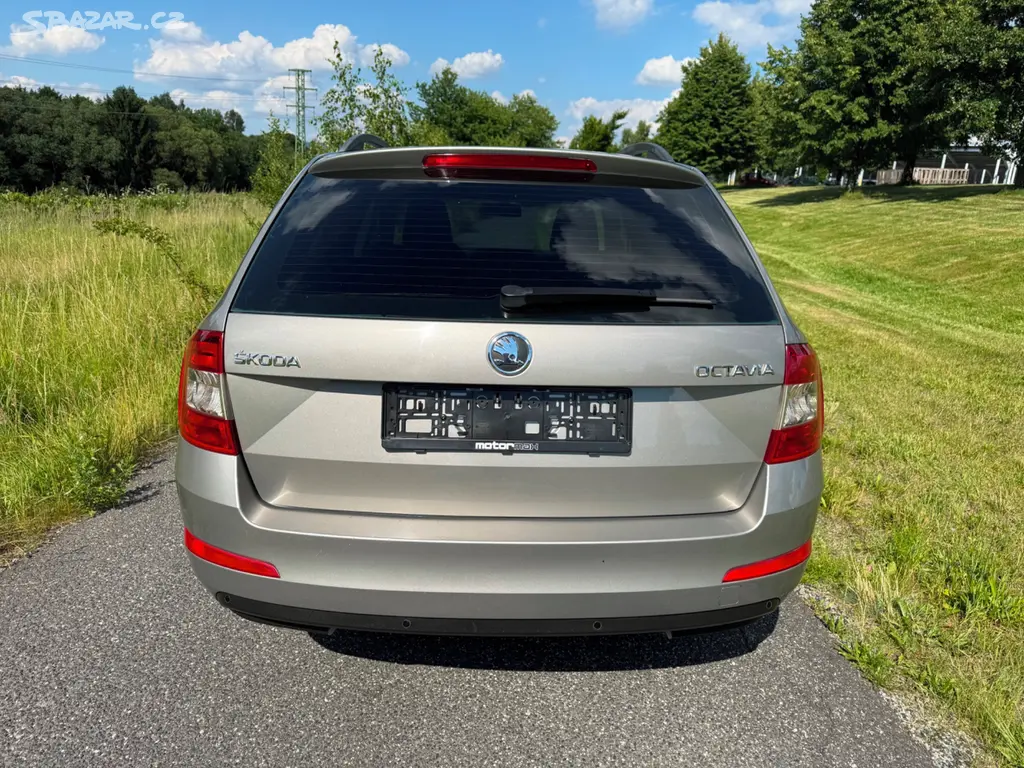 ŠKODA OCTAVIA 1.6 TDI COMBI/ZÁRUKA/TOP/LETNÍ SLEVA - fotka 5