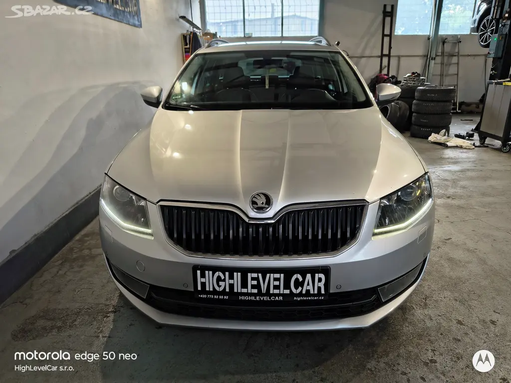 Škoda Octavia kombi 1.6 TDi 81kW/Polokůže/bixenon - fotka 4