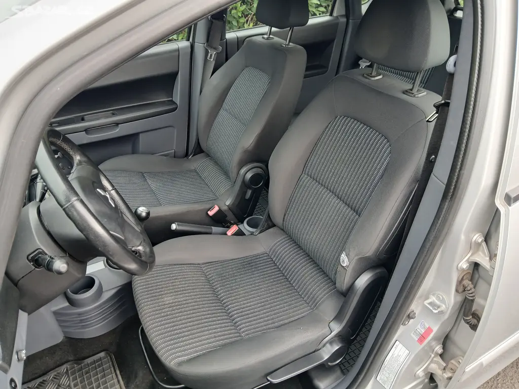 Mitsubishi Colt 1.3i Dobrá cena! - fotka 6