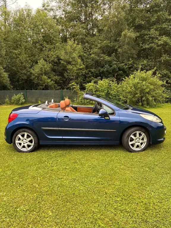 Peugeot 207 1,6 CC - fotka 4