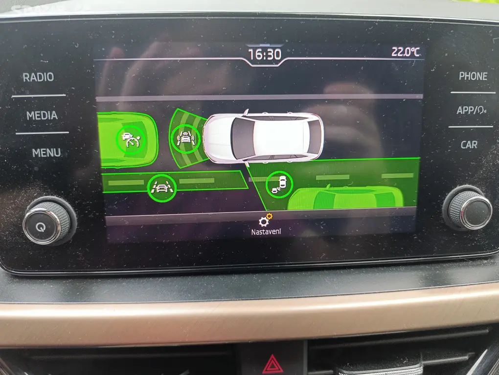 Škoda Scala 1.6 TDI 85 kW Style DSG - fotka 6