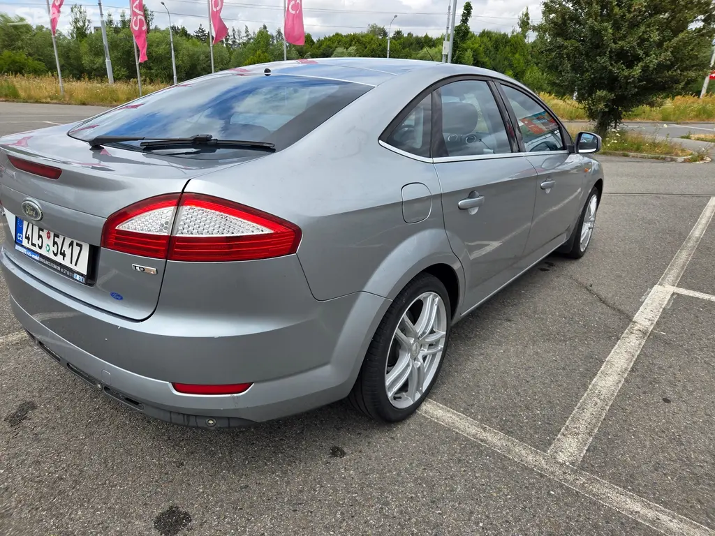 Ford Mondeo Mk4 2.0 TDCi (103 kW) 2x sada kol - fotka 5