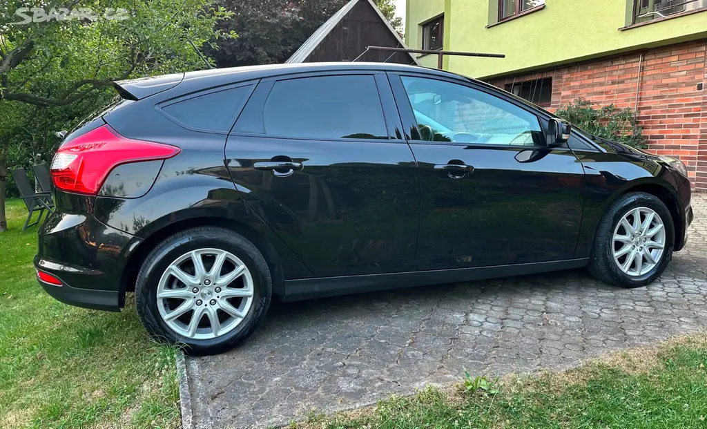 Ford Focus r.v.2014, benzín,1.Majitel, naj.104 TKM - fotka 4
