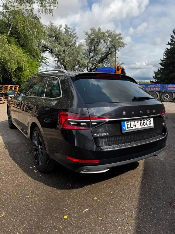Škoda Superb - fotka 4
