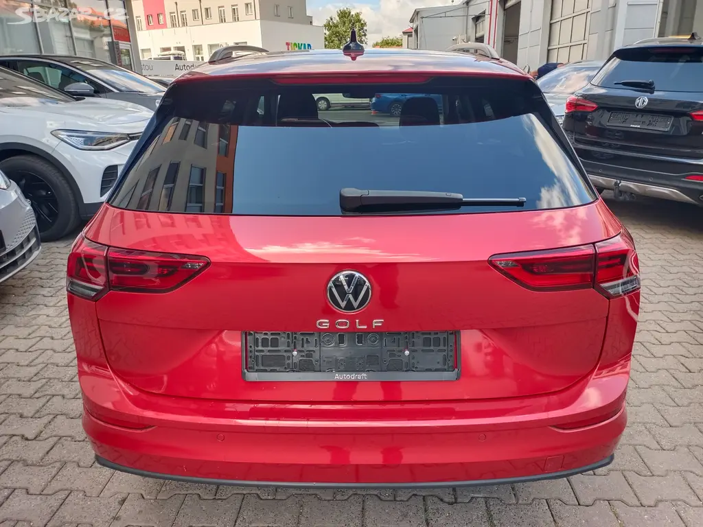Volkswagen Golf 8 Variant 2.0 TDI 110kW DSG ACC - fotka 5