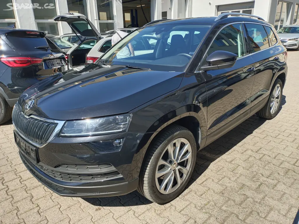 Škoda Karoq 2.0 TDI 110kW 4x4 DSG Style ACC - fotka 2