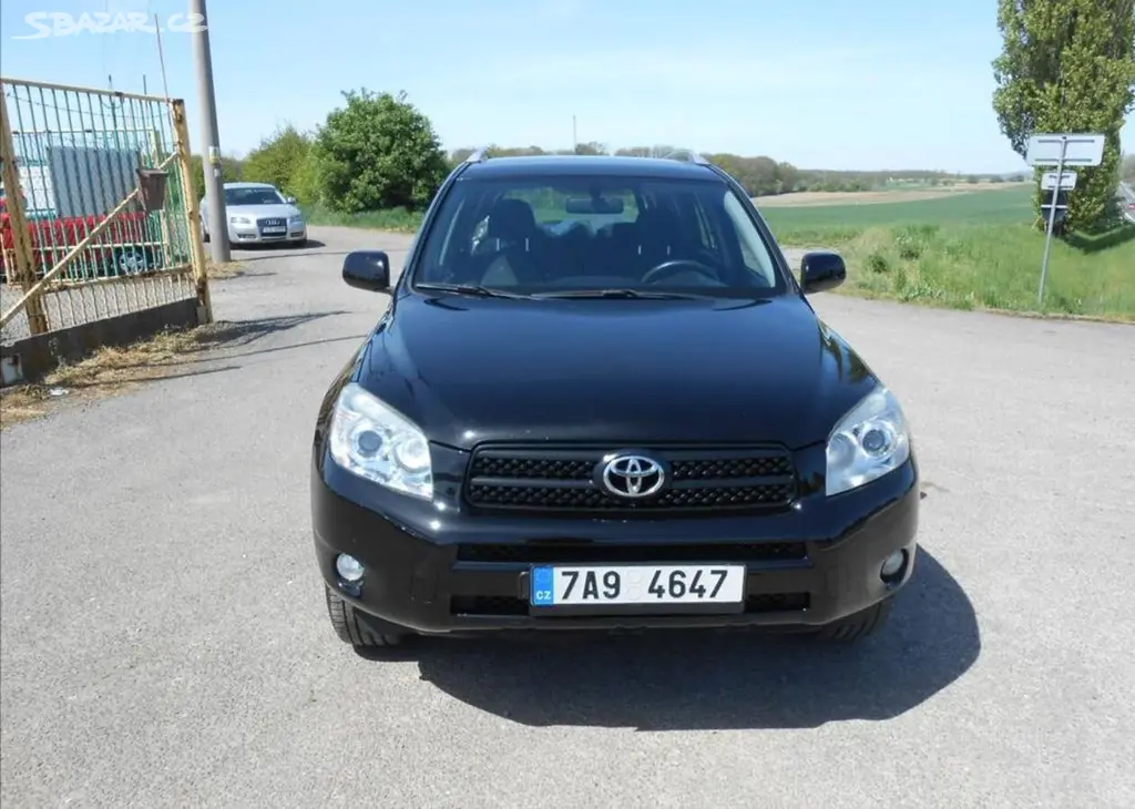 Toyota Rav4 2,0 VVTi 112kW CZ Serviska 4x4 benzín - fotka 6