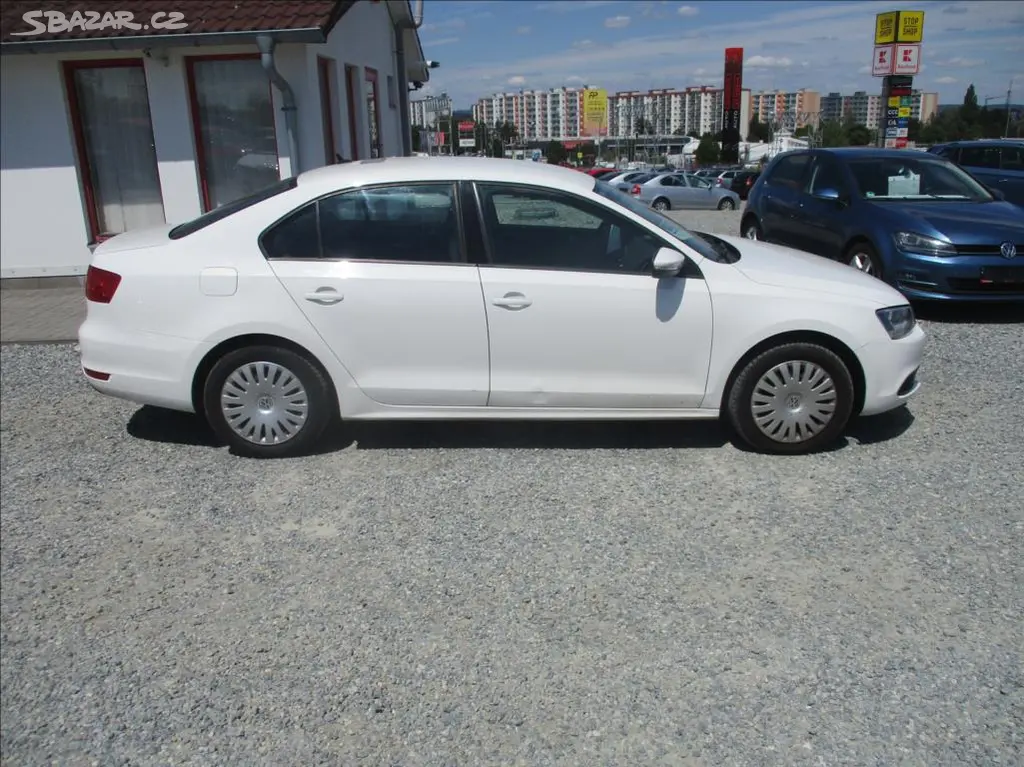 Volkswagen Jetta, 1,6 TDI,klima,servis,1.maj,CZ, - fotka 5