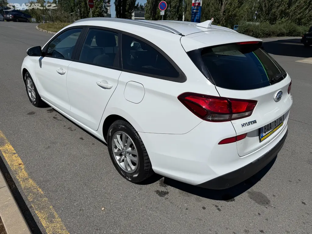 Hyundai I30 1.6 CRDi 85kW 2020 97000km - fotka 4