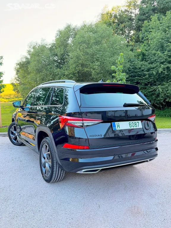 ŠKODA KODIAQ SPORTLINE | 97 TKM | 4x4 DSG MATRIX | - fotka 3