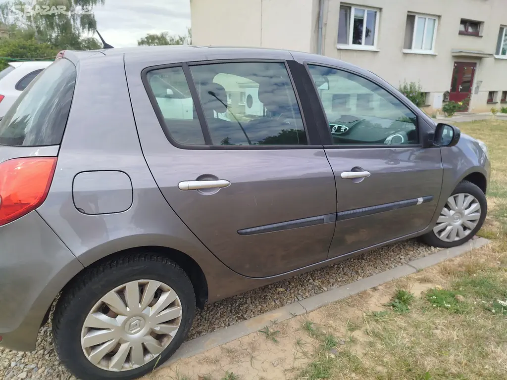Renault Clio 1.2 Benzín (55 kW) - fotka 4