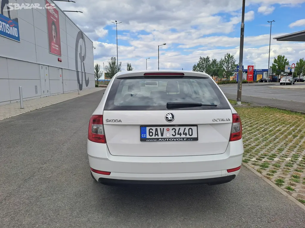 Škoda Octavia, 1.6TDI 85KW 1.MAJ VELMI PĚKNÁ - fotka 6