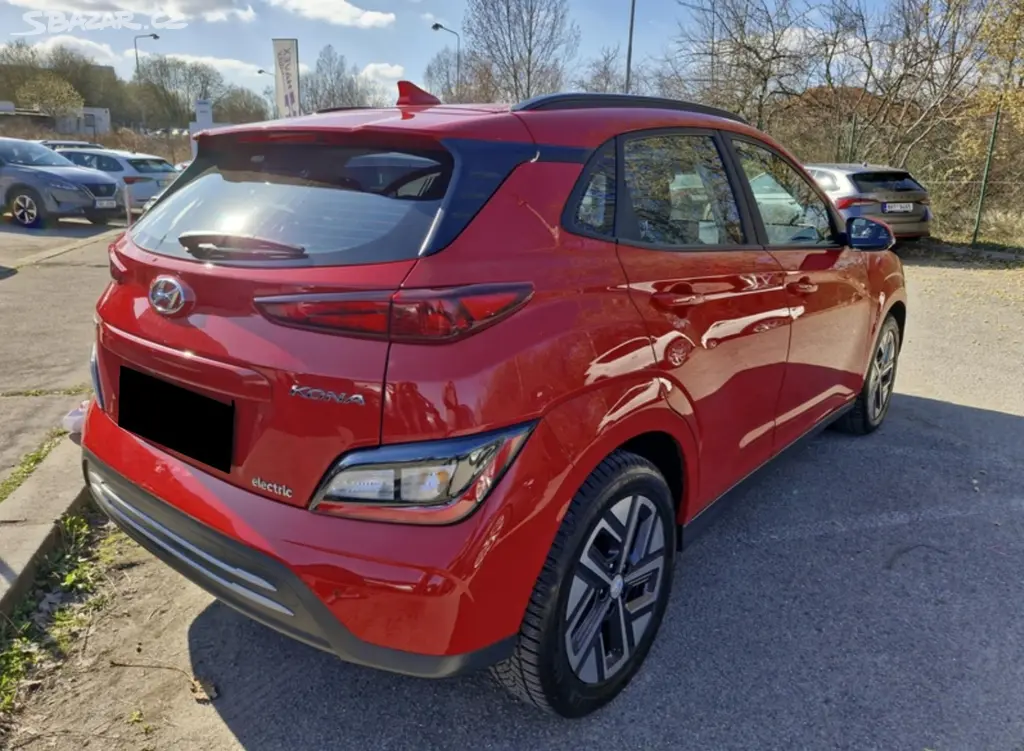 Hyundai Kona, EV 64kWh 150KW SMART - fotka 2