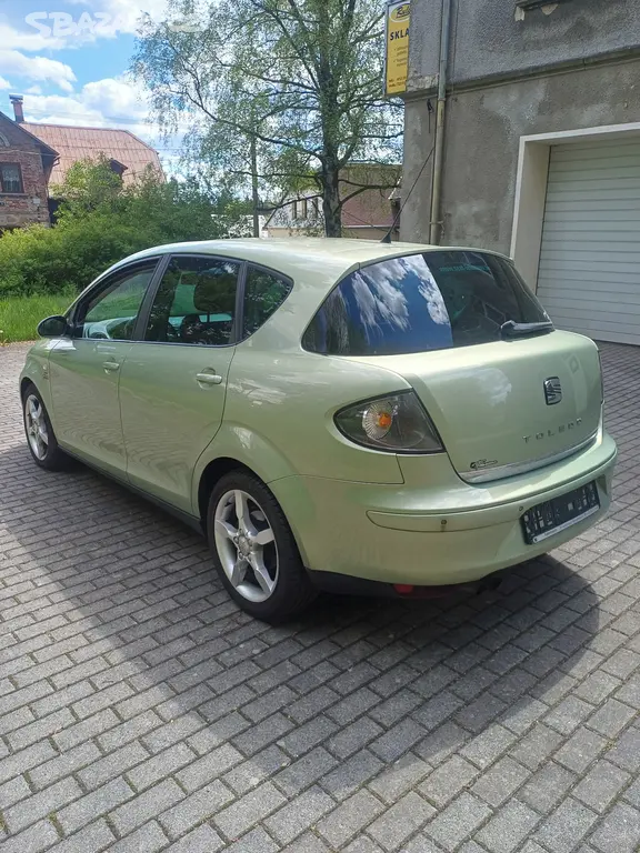 Prodám Seat Toledo 2.0 FSI dovoz z DE nová STK - fotka 3