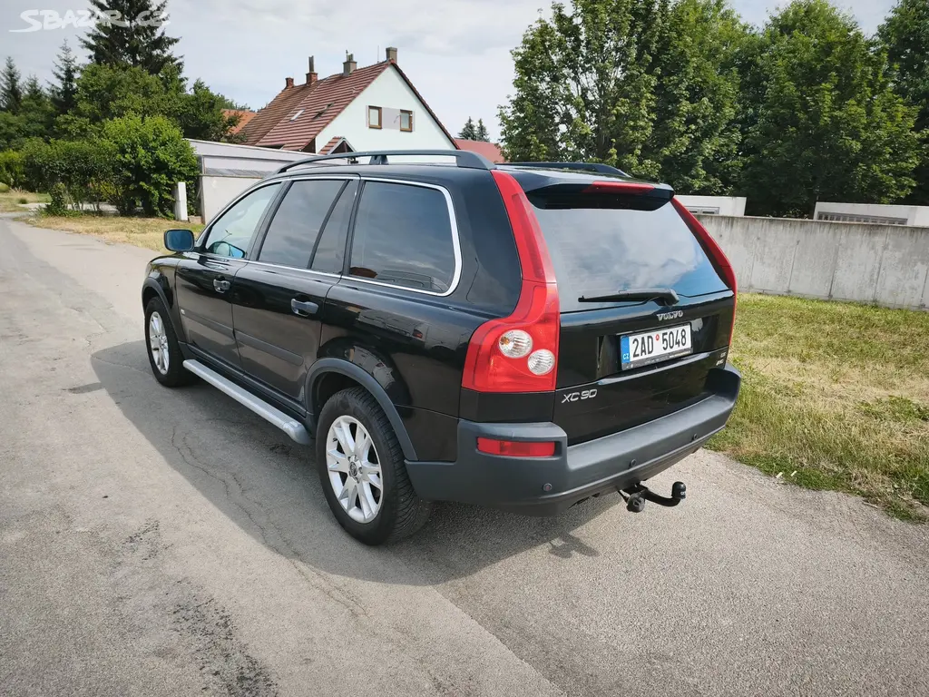 Volvo XC90 - 136 kW - 7. míst - tažné - fotka 4