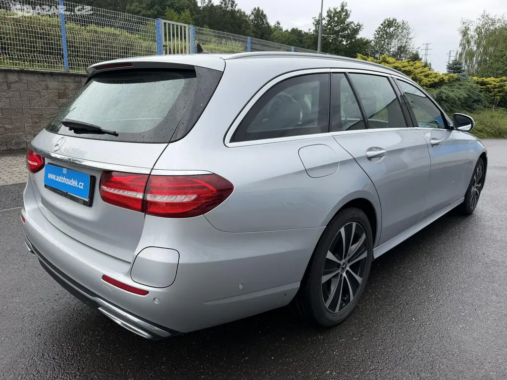 Mercedes-Benz Třídy E, Kombi E 300De hybrid navigace - fotka 3