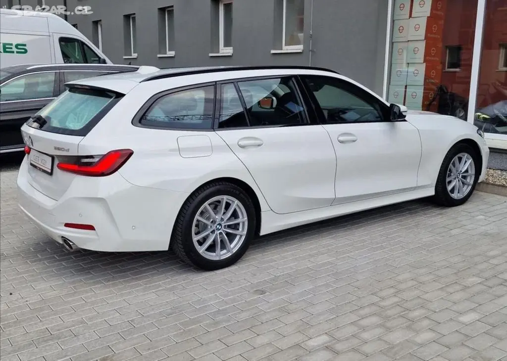 BMW Řada 3, 320d LCI, původ ČR,1.Majitel - fotka 4