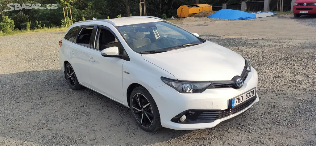 Toyota Auris Hybrid Touring Sports 2018