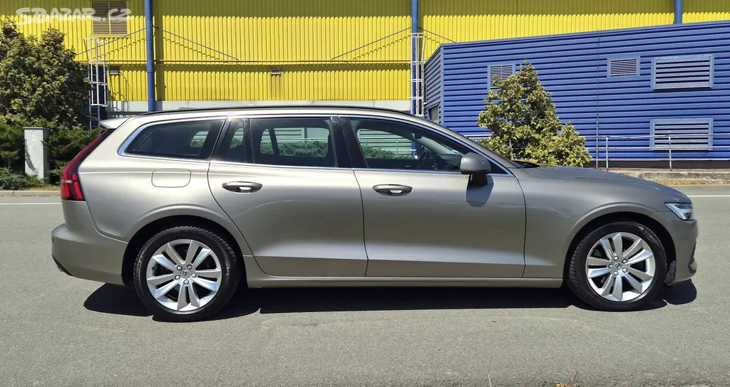Volvo V60, 2.0B4 R 2022 1.MAJITEL LED DPH - fotka 4