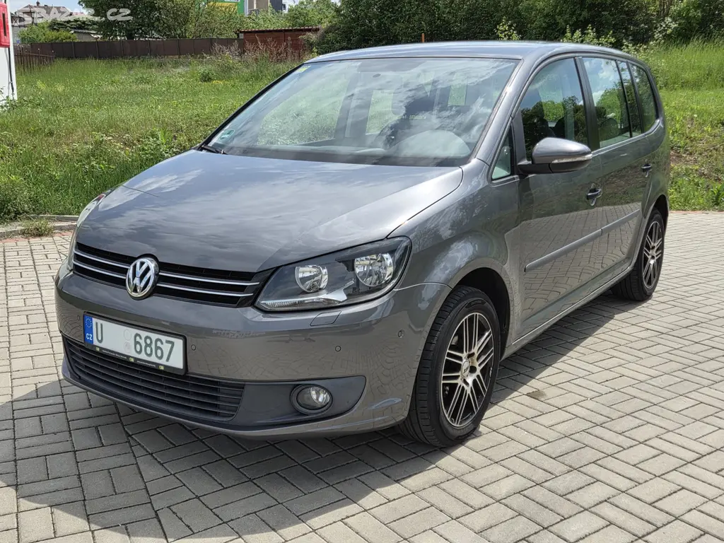 Volkswagen Touran 1.6 TDI DSG 77 Kw - fotka 6
