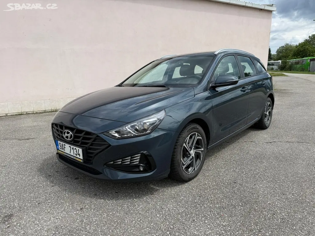 Hyundai i30 combi 1.5 benzin - fotka 3