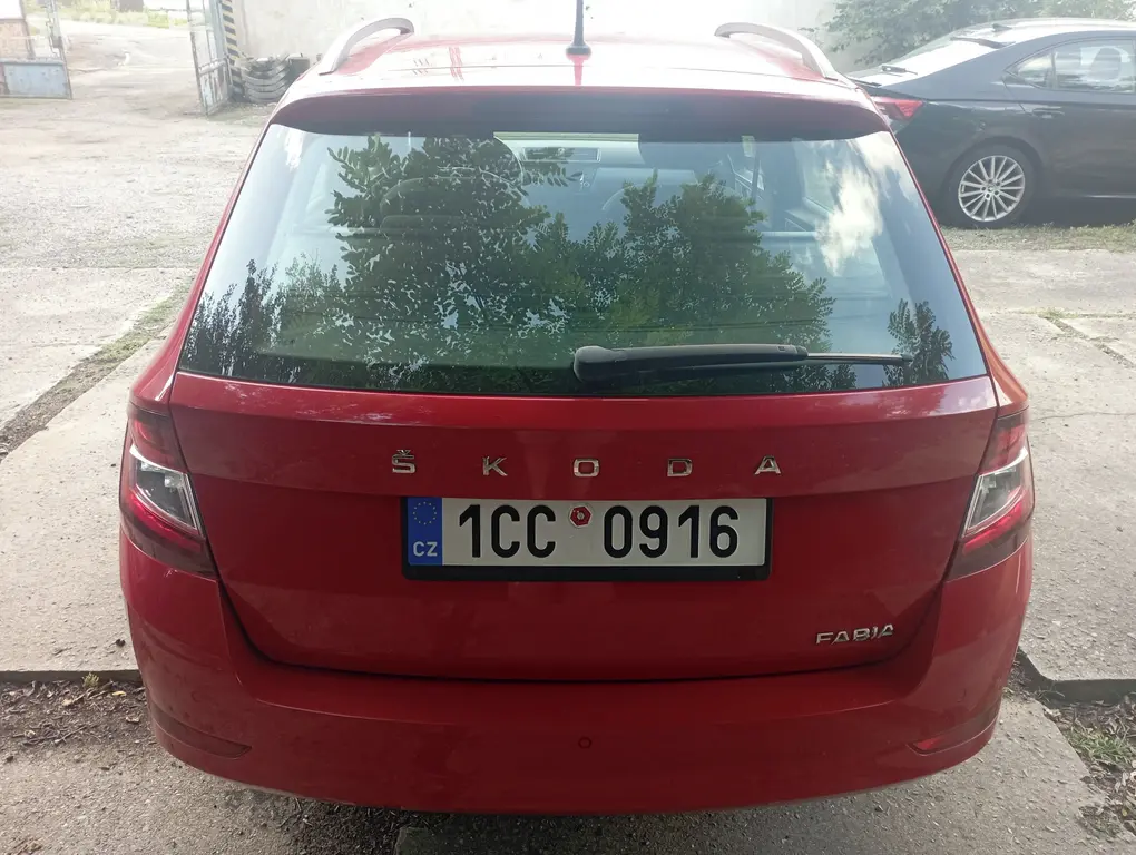 Škoda fabia combi 1,0TSI/70kw,r.v.2019 - fotka 6