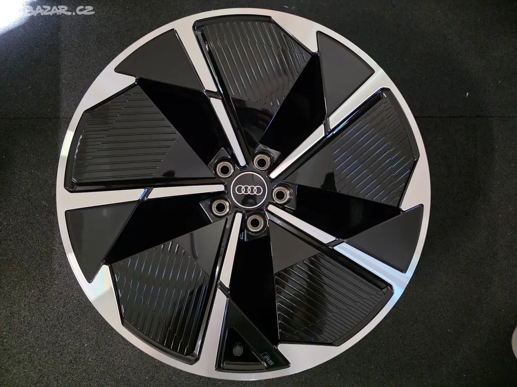 Audi Q4 E - Tron Alu kolo 21 89A601025A 1 Ks