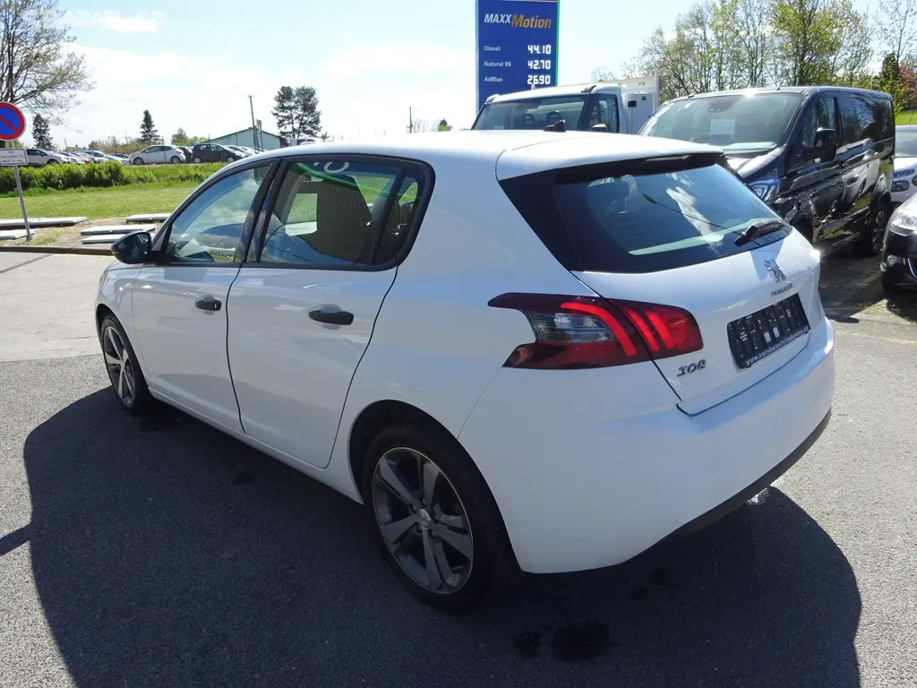 PEUGEOT 308 1,5 HDi - fotka 5