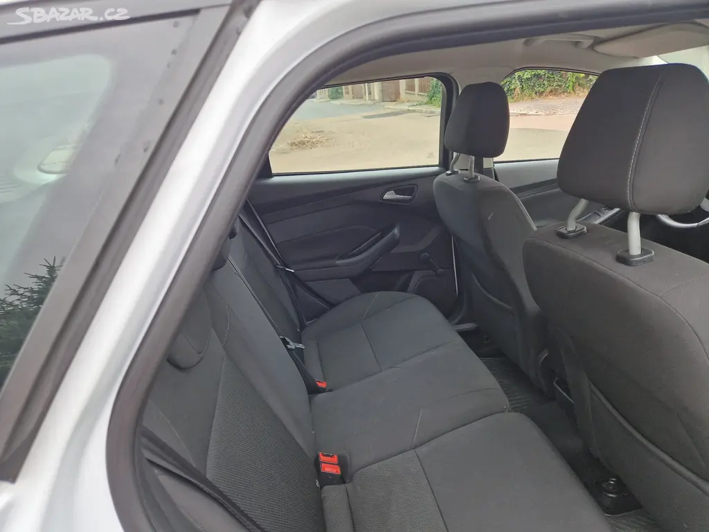 Ford Focus Tourer 1.5 dci - tažné - tempomat - - fotka 6