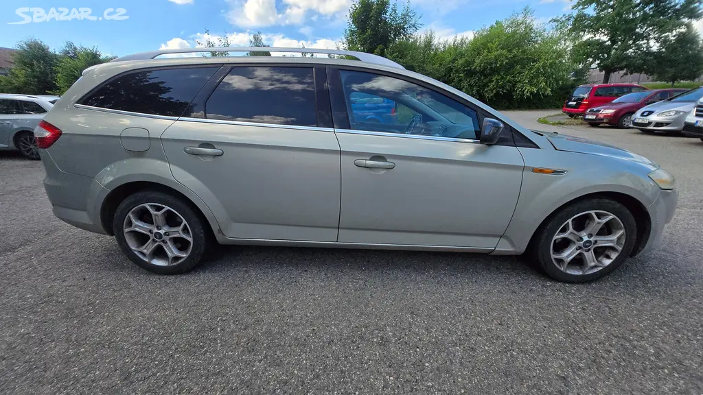 Ford Mondeo Mk4 Kombi 2.0 TDCi (103 kW) - fotka 4
