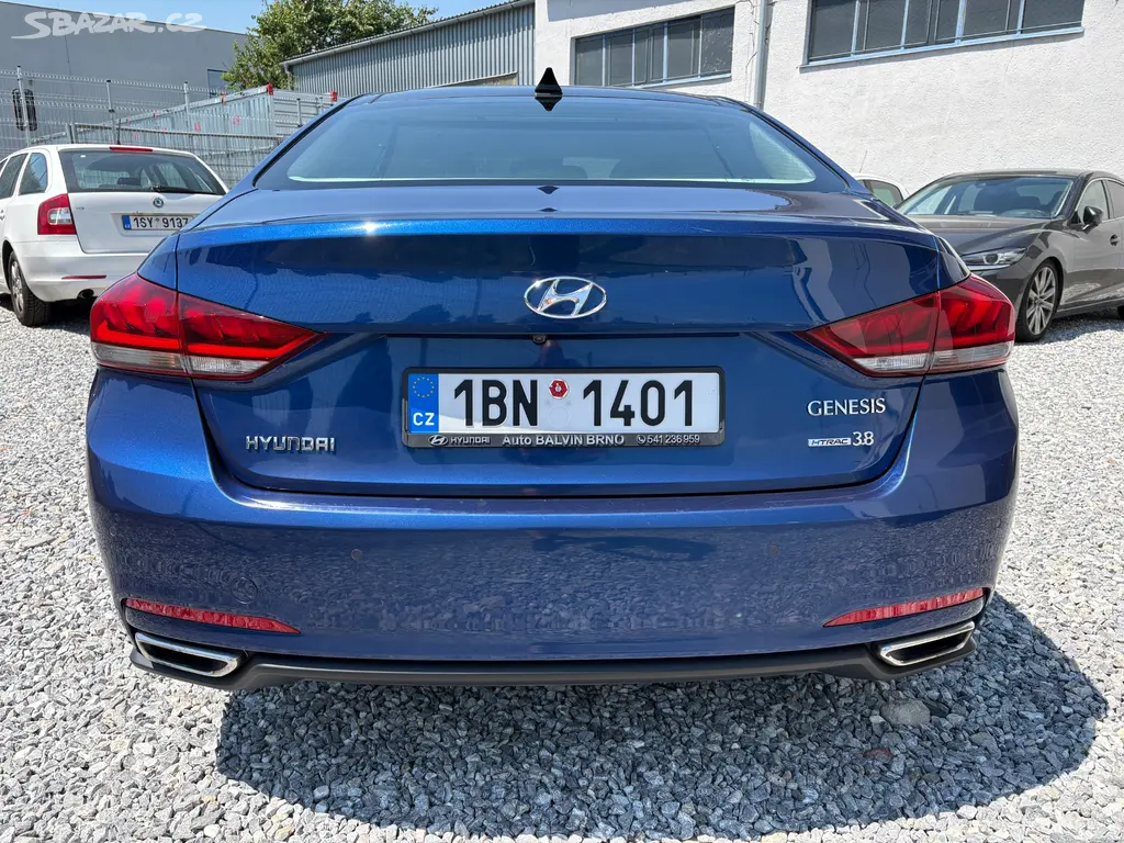 Hyundai Genesis 3.8i Htrac - fotka 6