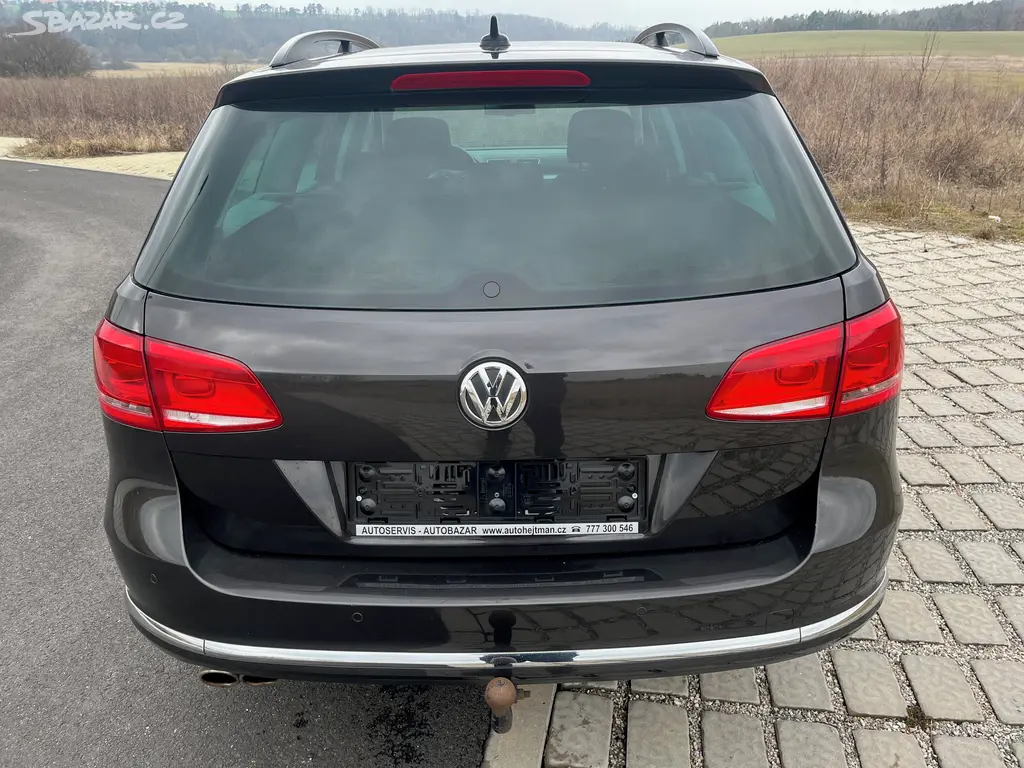 Volkswagen Passat B7 2.0 TDI Combi DSG tažné - fotka 5