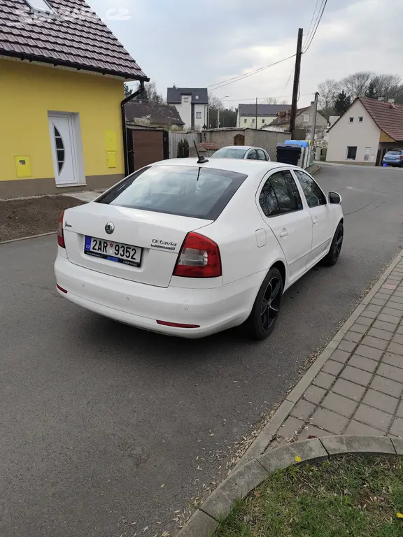 Škoda Octavia 1.6 tdi - fotka 4
