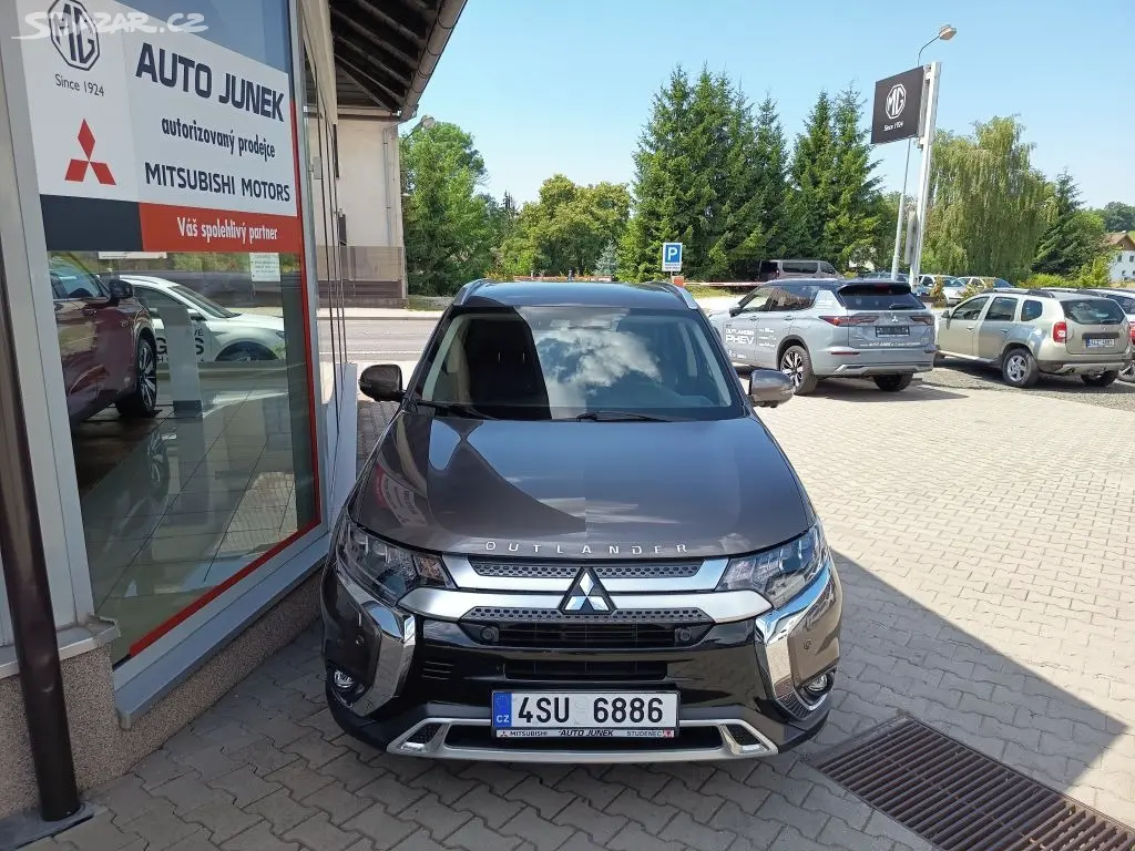 Mitsubishi Outlander, 2.0MI CVT 4WD Instyle + - fotka 3