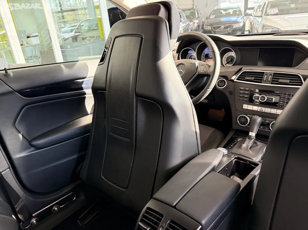 Mercedes-Benz Třídy C, 1.8 benzin - fotka 6